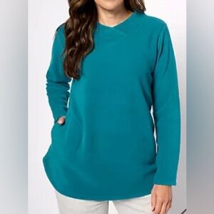 NEW - Denim & Co. Petite Fleece Crossover Neck LS Tunic w/ Dolphin Hem. A624140